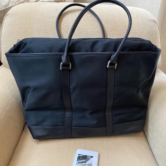 Coach XL Travel Shoulder Tote - Picture 5 of 15